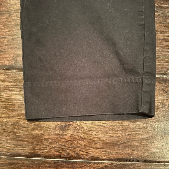 Women’s a.n.a. Petite Bermuda Shorts - Picture 4 of 5